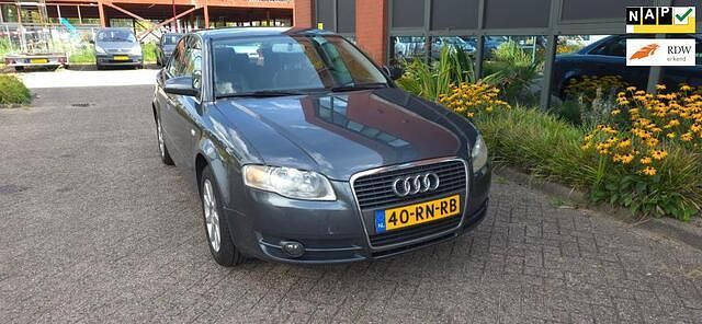 Grijs Gebruikt 2005 Audi A4 Proline Sedan | € 3.150 (Eerlijke prijs) - Afbeelding 1/4