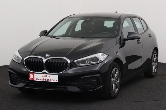 Zwart Gebruikt 2021 BMW 116 Hatchback | € 19.995 (Eerlijke prijs) - Afbeelding 1/4