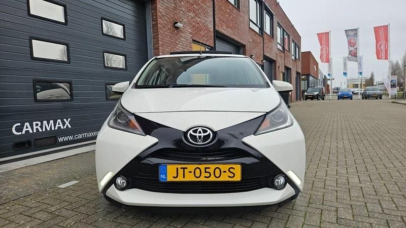 Occasion Toyota Aygo X-wave 69 PK (50 kW) 2016 Hatchback Hatchback