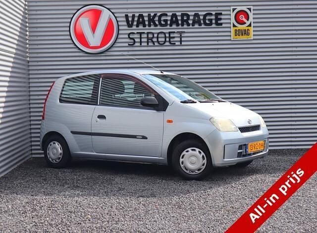 Grijs Gebruikt 2005 Daihatsu Cuore Hatchback | € 1.750 (Eerlijke prijs) - Afbeelding 1/4