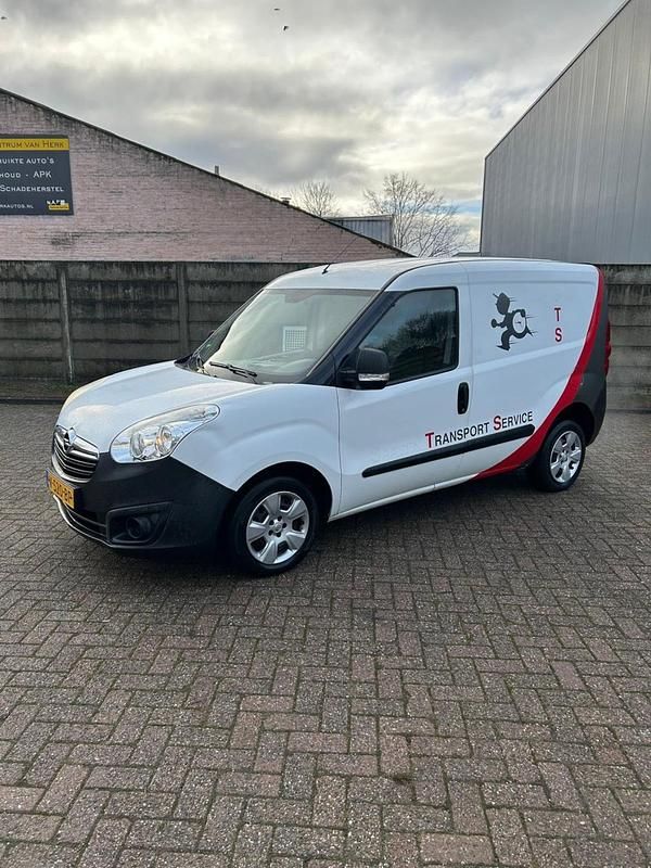 Gebruikt 2014 Opel Combo Edition Sedan | € 3.250 (Goede deal) - Afbeelding 1/4