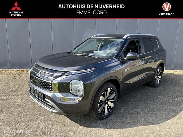 Grijs Gebruikt 2025 Mitsubishi Outlander Edition SUV | € 51.990 - Afbeelding 1/4