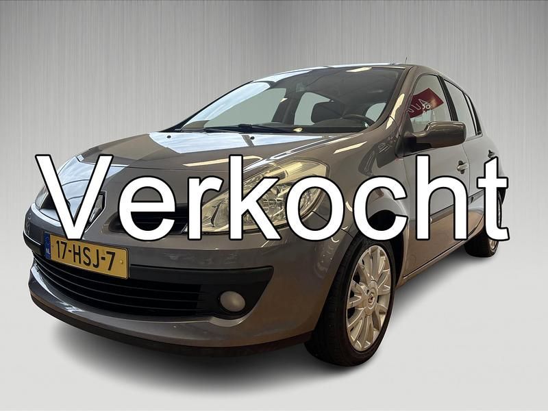 Grijs Gebruikt 2009 Renault Clio II Collection Hatchback | € 4.495 (Iets duurder) - Afbeelding 1/4