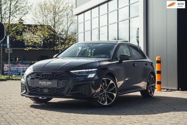 Zwart Gebruikt 2024 Audi A3 Sportback Comfort Hatchback | € 53.795 (Iets duurder) - Afbeelding 1/4