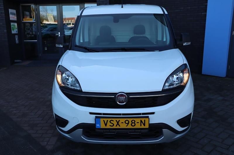 Occasion Fiat Doblò S 105 PK (77 kW) 2022 Wit MPV