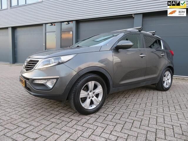 Grijs Gebruikt 2011 Kia Sportage Plus SUV | € 7.720 (Eerlijke prijs) - Afbeelding 1/4