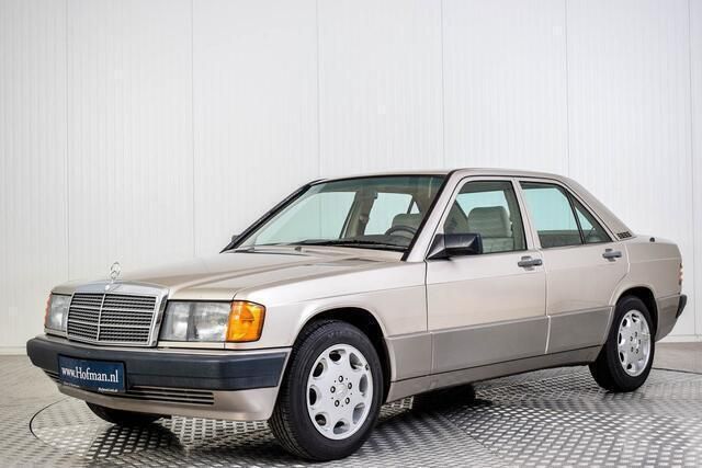 Grijs Gebruikt 1989 Mercedes 190 Sedan | € 15.900 - Afbeelding 1/4
