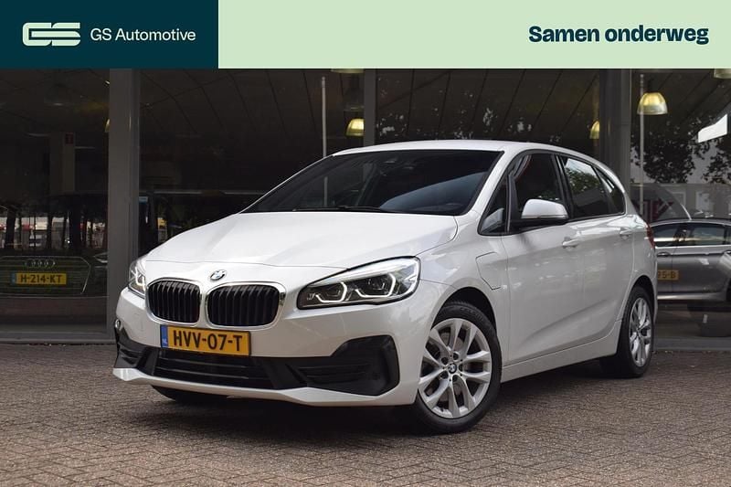Wit Gebruikt 2021 BMW 225 Active Tourer iPerformance MPV | € 23.405 - Afbeelding 1/4