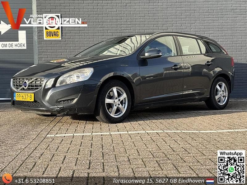 Grijs Gebruikt 2013 Volvo V60 Momentum Stationwagen | € 4.222 (Eerlijke prijs) - Afbeelding 1/4