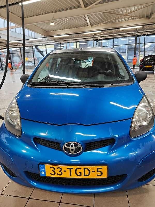 Blauw Gebruikt 2012 Toyota Aygo Hatchback | € 2.550 (Goede deal) - Afbeelding 1/4