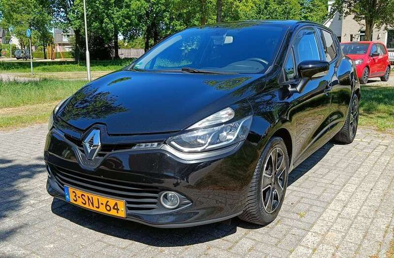 Zwart Gebruikt 2013 Renault Clio IV Hatchback | € 5.500 (Duur) - Afbeelding 1/4