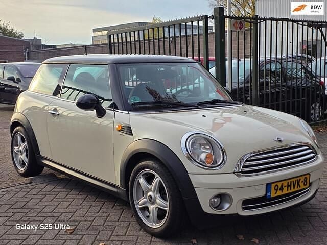 Wit Gebruikt 2009 Mini Cooper Chili Hatchback | € 4.999 (Eerlijke prijs) - Afbeelding 1/4