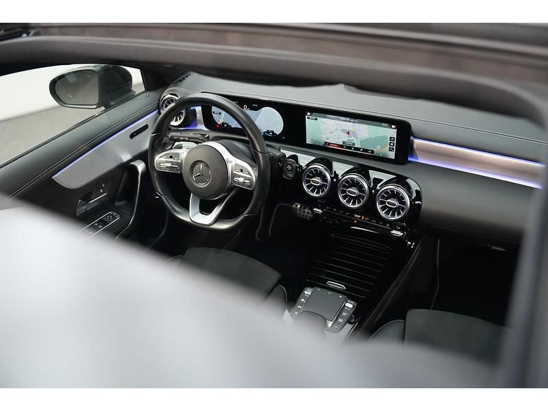 Occasion Mercedes A250 Business 218 PK (160 kW) 2021 Grijs Hatchback
