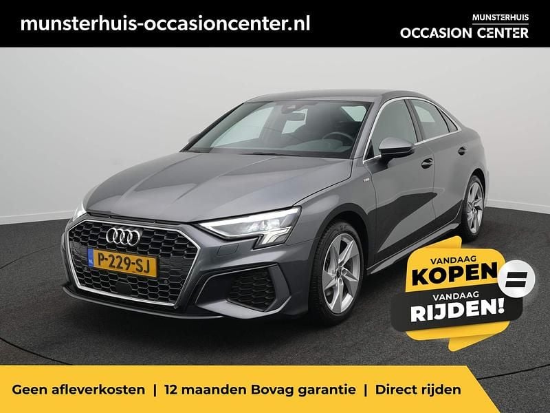 Grijs Gebruikt 2022 Audi A3 S-Line Sedan | € 25.950 (Goede deal) - Afbeelding 1/4