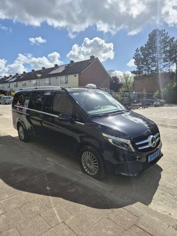 Zwart Gebruikt 2020 Mercedes V300 Avantgarde MPV | € 47.500 (Duur) - Afbeelding 1/4