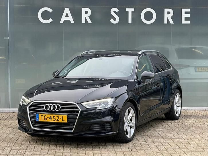 Zwart Gebruikt 2017 Audi A3 S-Line Hatchback | € 14.845 (Goede deal) - Afbeelding 1/4