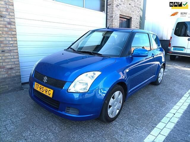 Blauw Gebruikt 2005 Suzuki Swift GLS Hatchback | € 1.999 (Eerlijke prijs) - Afbeelding 1/4