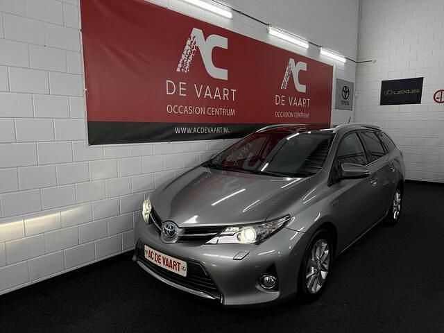 Occasion Toyota Auris 99 PK (72 kW) 2013 Grijs Stationwagen
