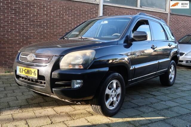 Zwart, metallic lak Gebruikt 2008 Kia Sportage 4 SUV | € 4.250 (Eerlijke prijs) - Afbeelding 1/4