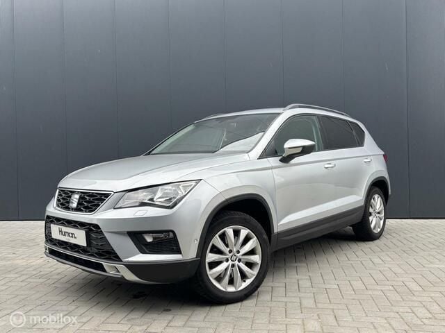Grijs Gebruikt 2016 Seat Ateca Style SUV | € 17.950 (Eerlijke prijs) - Afbeelding 1/4