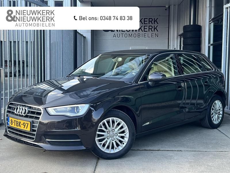 Bruin Gebruikt 2014 Audi A3 Ambiente Hatchback | € 10.889 (Eerlijke prijs) - Afbeelding 1/4