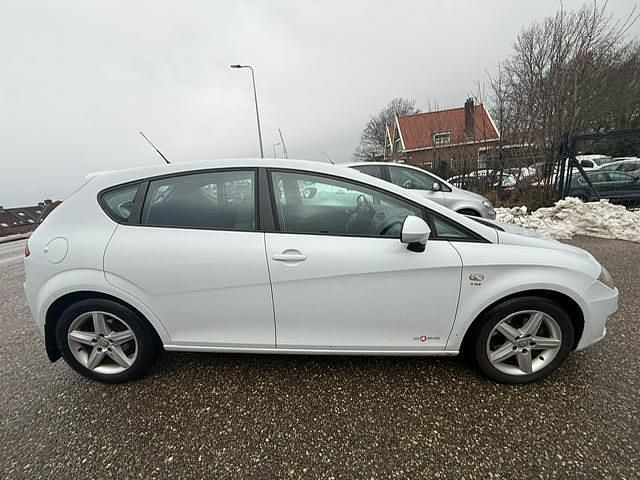 Occasion Seat Leon Reference 125 PK (91 kW) 2011 Wit Hatchback