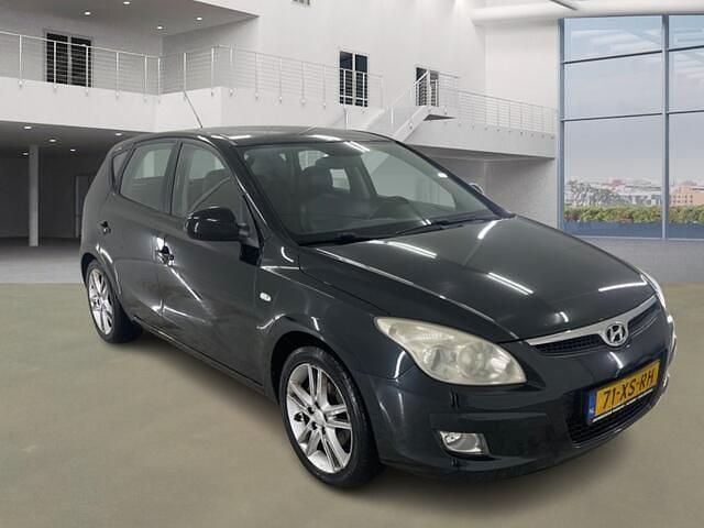 Occasion Hyundai i30 123 PK (90 kW) 2007 Zwart Hatchback