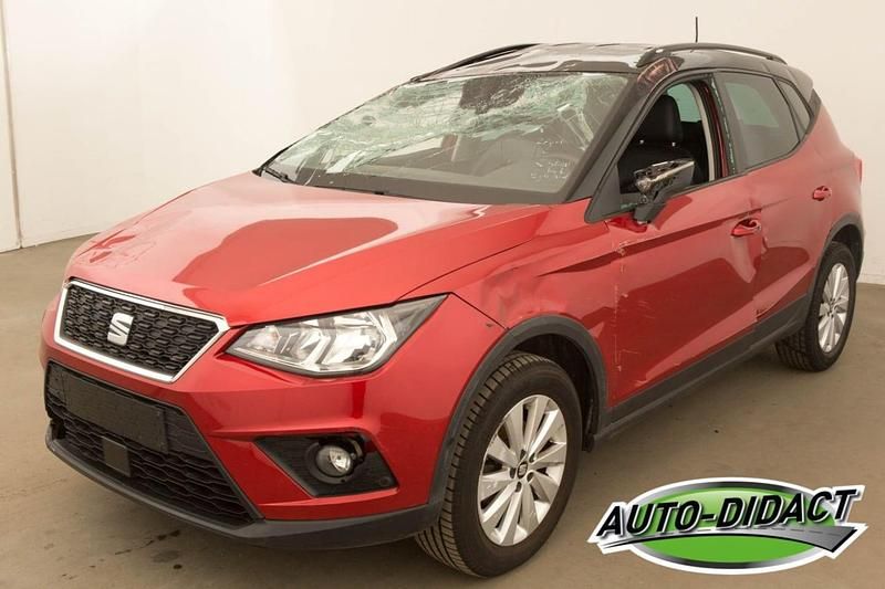 Rood Occasion 2018 Seat Arona SUV | € 2.850 - Afbeelding 1/4