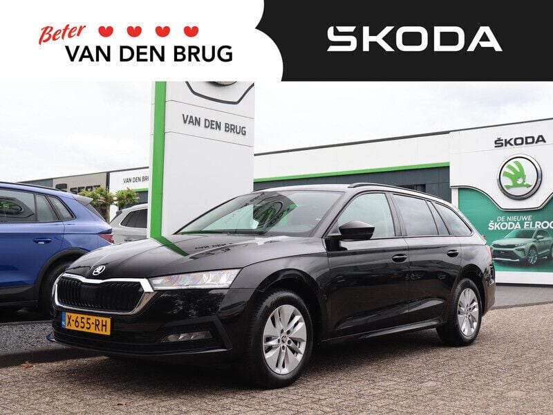 Zwart Gebruikt 2024 Skoda Octavia Business Line Stationwagen | € 25.695 (Goede deal) - Afbeelding 1/4