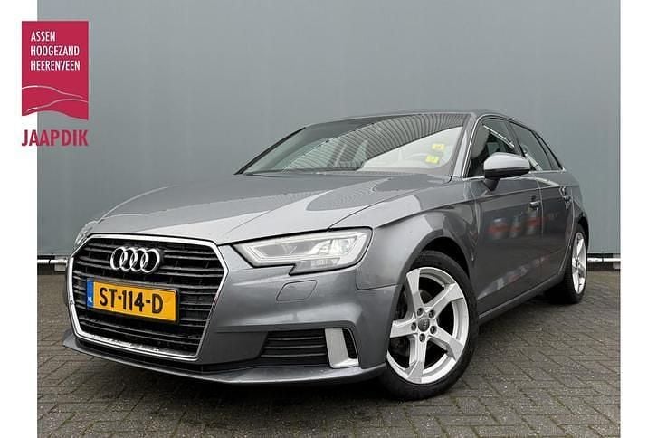 Grijs Occasion 2018 Audi A3 Sport Sedan | € 16.444 (Super prijs) - Afbeelding 1/3
