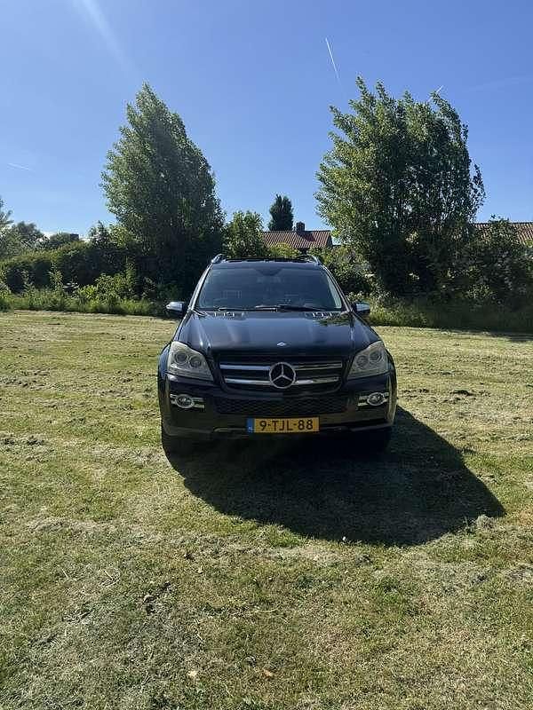 Zwart Gebruikt 2008 Mercedes GL320 SUV | € 16.500 - Afbeelding 1/4