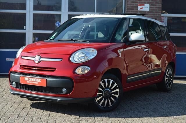 Rood Gebruikt 2016 Fiat 500L MPV | € 9.999 (Iets duurder) - Afbeelding 1/4