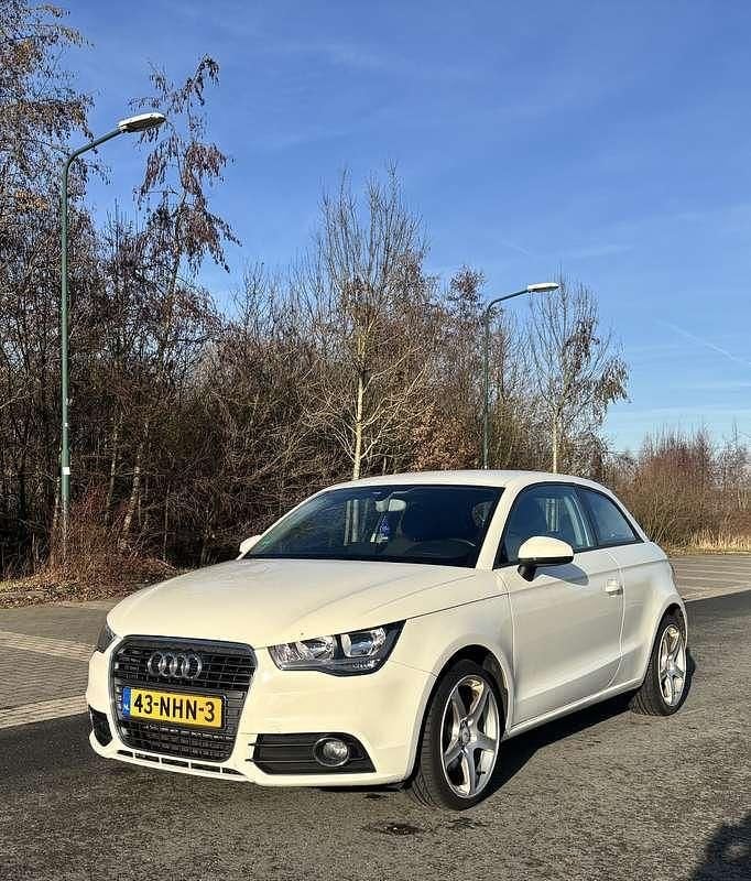Wit Occasion 2010 Audi A1 Stationwagen | € 5.995 (Eerlijke prijs) - Afbeelding 1/4