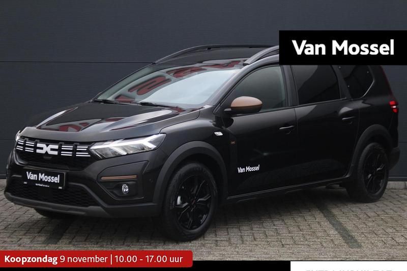 Zwart Gebruikt 2025 Dacia Jogger Extreme MPV | € 30.935 - Afbeelding 1/4