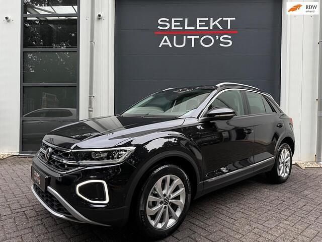 Zwart Gebruikt 2022 VW T-Roc Style SUV | € 21.950 (Eerlijke prijs) - Afbeelding 1/4