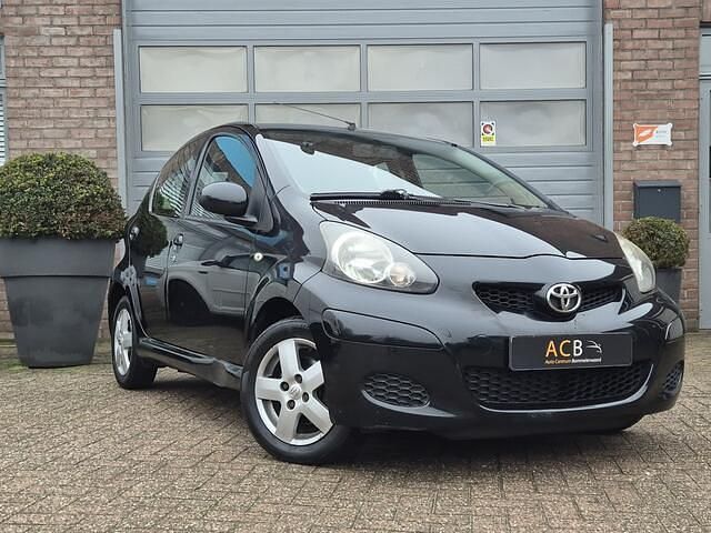 Occasion Toyota Aygo Cool 68 PK (50 kW) 2011 Zwart Hatchback