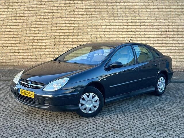 Grijs Occasion 2004 Citroën C5 Hatchback | € 945 (Eerlijke prijs) - Afbeelding 1/4