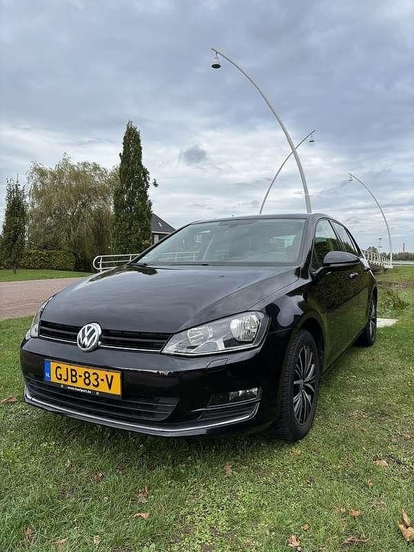 Zwart Gebruikt 2016 VW Golf VII Allstar Sedan | € 11.499 (Eerlijke prijs) - Afbeelding 1/4