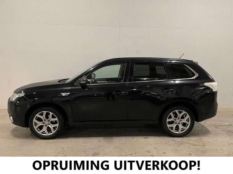 Zwart Occasion 2013 Mitsubishi Outlander P-HEV Instyle SUV | € 6.988 (Goede deal) - Afbeelding 1/4