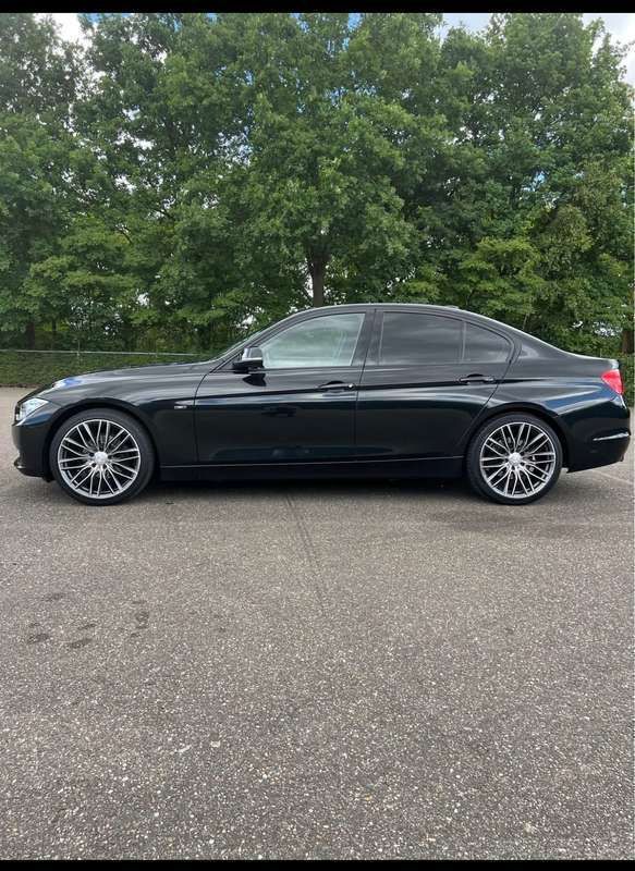 Gebruikt 2013 BMW 320 Efficient Dynamics Sedan | € 10.500 (Eerlijke prijs) - Afbeelding 1/4