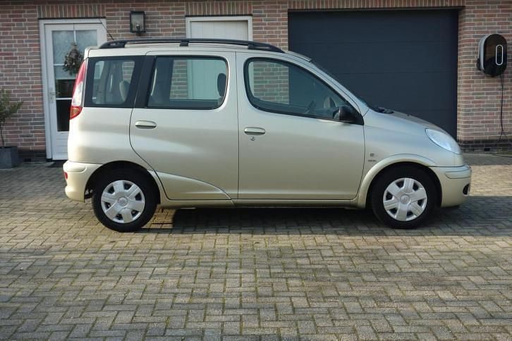 Occasion Toyota Yaris Sol 105 PK (77 kW) 2004 Stationwagen