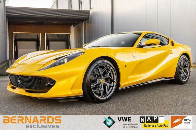 Geel, metallic lak Gebruikt 2019 Ferrari 812 Coupé | € 374.950 - Afbeelding 1/4