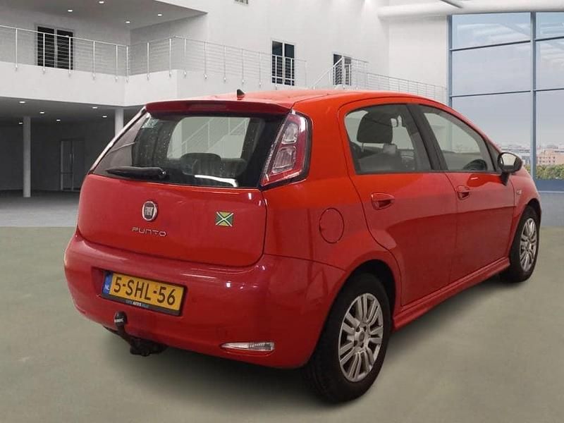 Occasion Fiat Punto 84 PK (61 kW) 2013 Rood Hatchback
