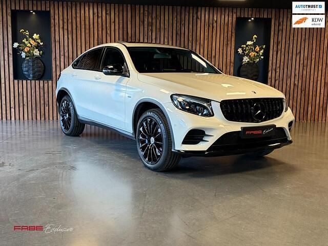 Wit (metallic) Gebruikt 2017 Mercedes GLC350 Premium Plus Coupé | € 35.900 (Duur) - Afbeelding 1/4