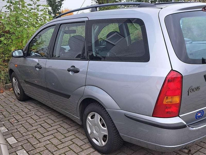 Zilver Gebruikt 2004 Ford Focus Stationwagen | € 1.100 (Eerlijke prijs) - Afbeelding 1/4