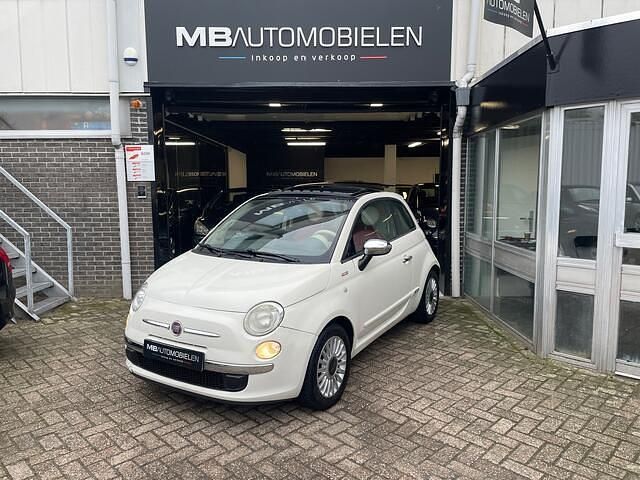 Wit Occasion 2010 Fiat 500 Lounge Hatchback | € 3.999 (Eerlijke prijs) - Afbeelding 1/4
