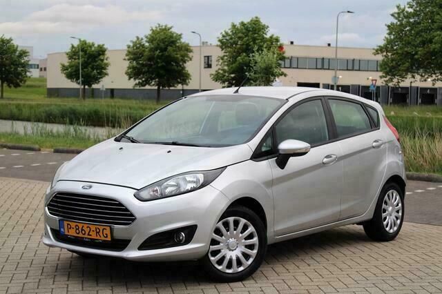 Grijs Gebruikt 2013 Ford Fiesta Style Hatchback | € 7.499 (Eerlijke prijs) - Afbeelding 1/4