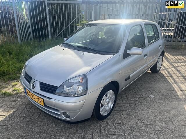 Grijs Gebruikt 2005 Renault Clio II Hatchback | € 1.900 (Eerlijke prijs) - Afbeelding 1/4