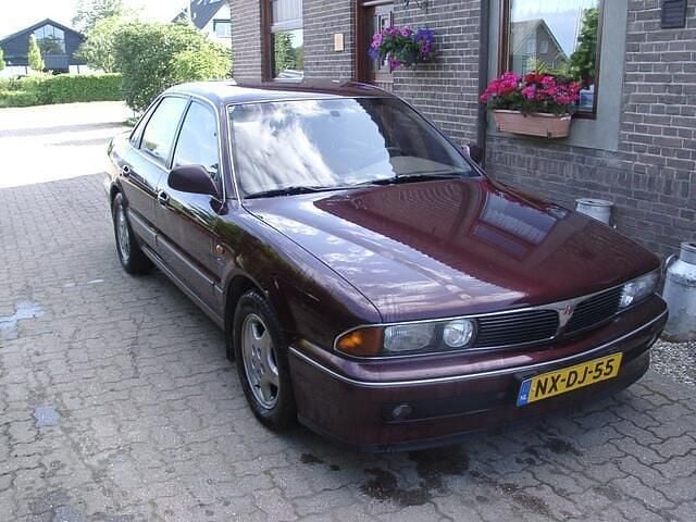 Rood Gebruikt 1996 Mitsubishi Sigma Sedan | € 5.900 - Afbeelding 1/4