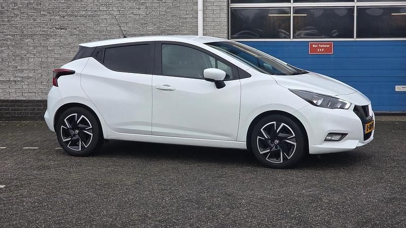 Wit (metallic) Occasion 2021 Nissan Micra Tekna Hatchback | € 14.250 (Eerlijke prijs) - Afbeelding 1/4